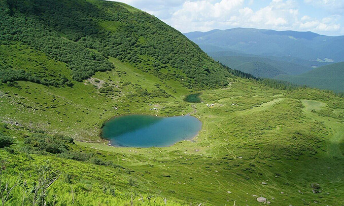 Поїздки в гори - озеро Ворожеска